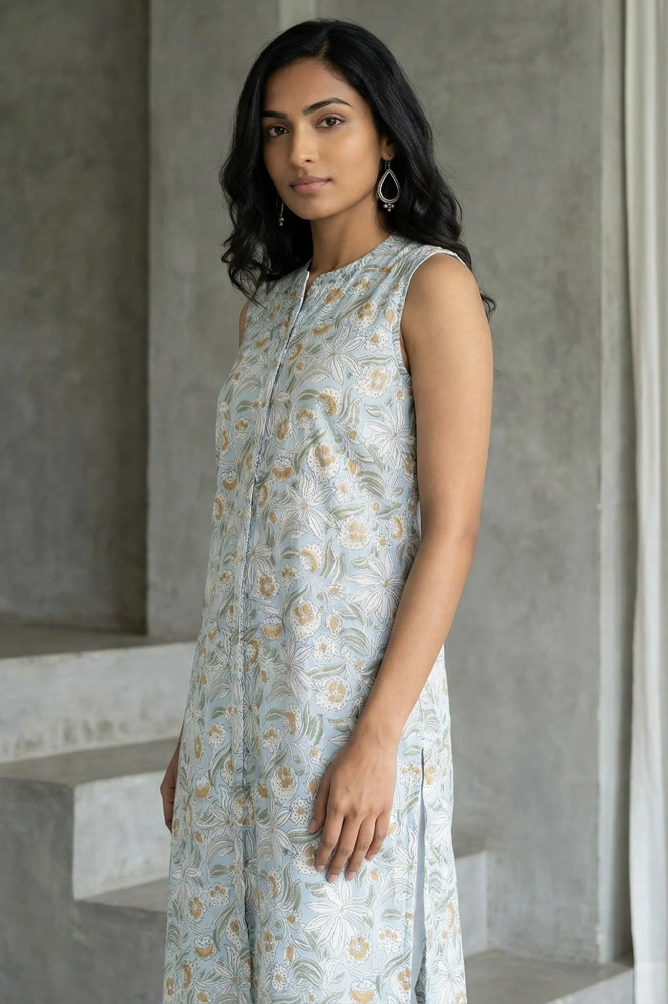 Blue Floral Printed Pure Cotton Straight Kurta - Image 2