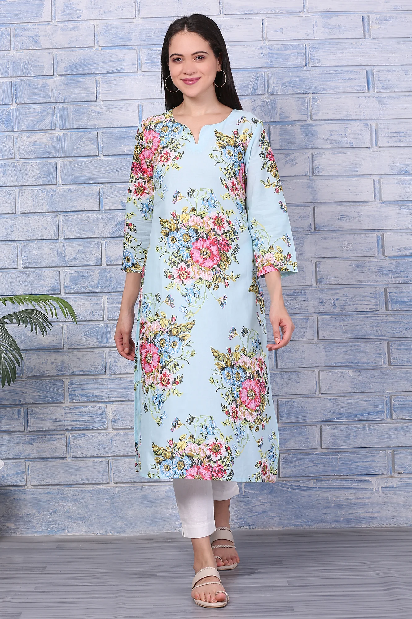 Blue Floral Printed Pure Cotton Straight Kurta - Image 2