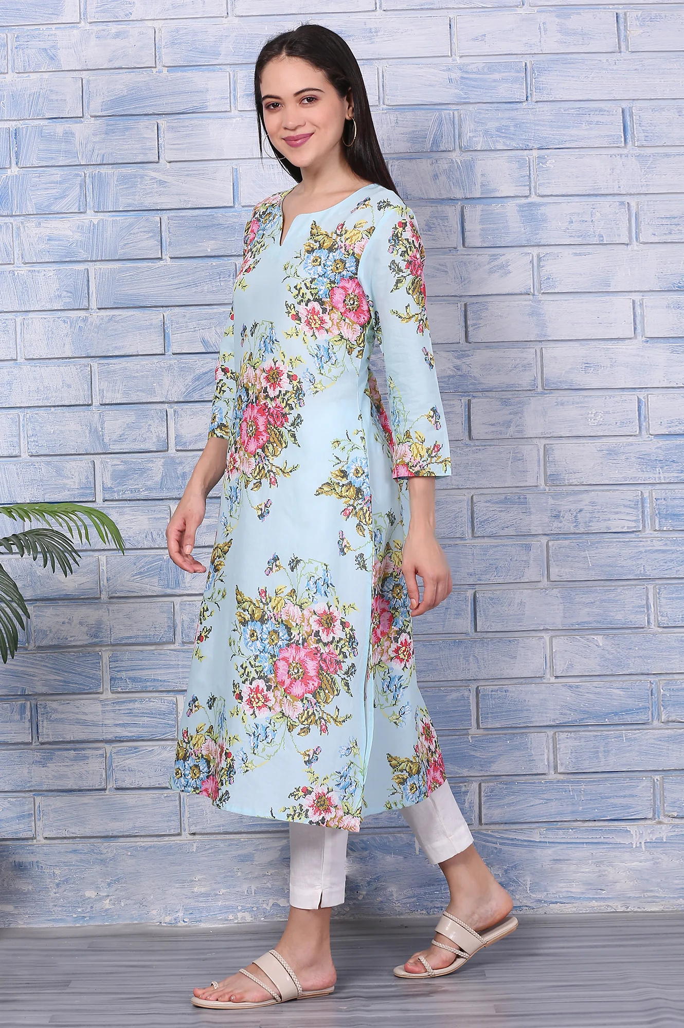 Blue Floral Printed Pure Cotton Straight Kurta - Image 4