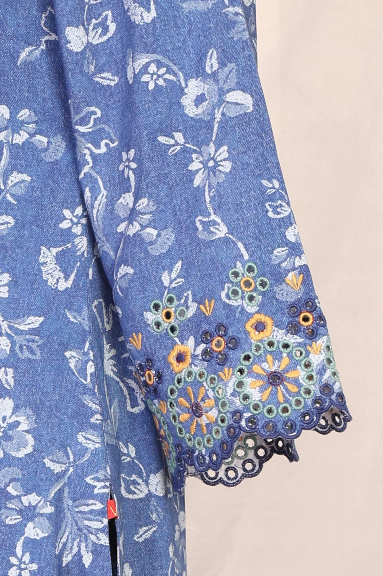 Blue Floral Printed Straight Kurta with Pants Set - Image 6