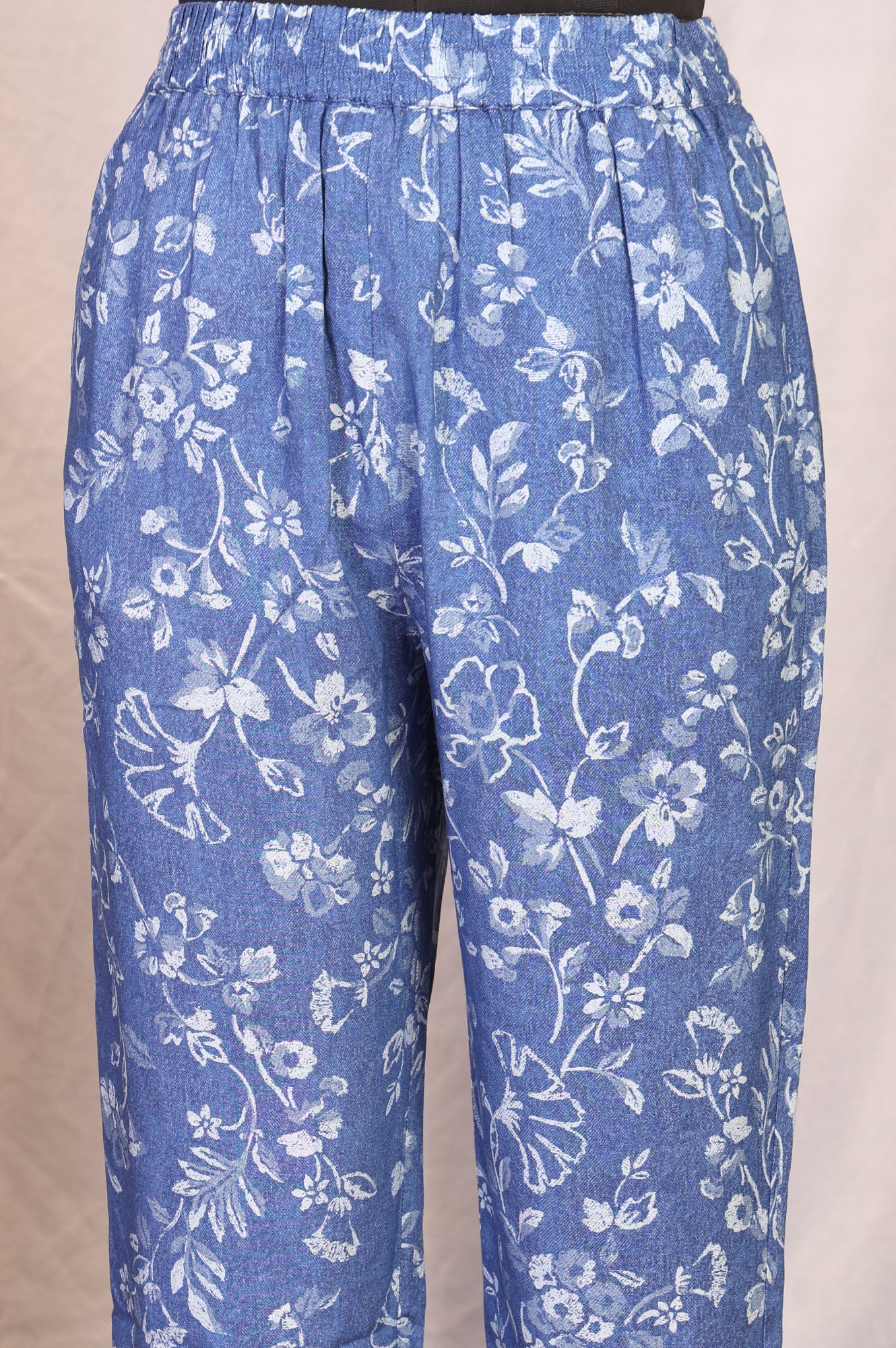 Blue Floral Printed Straight Kurta with Pants Set - Image 7
