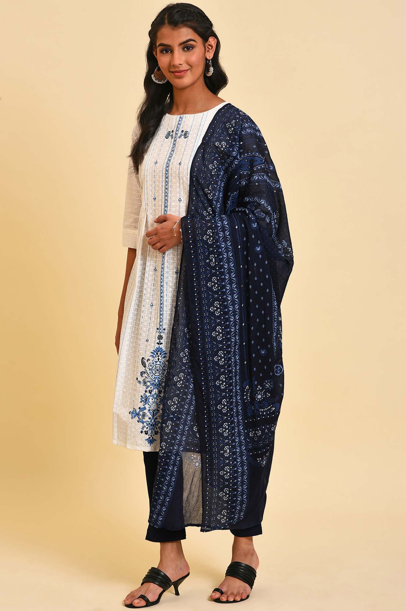 Blue Floral Printed Voile Dupatta - Image 2