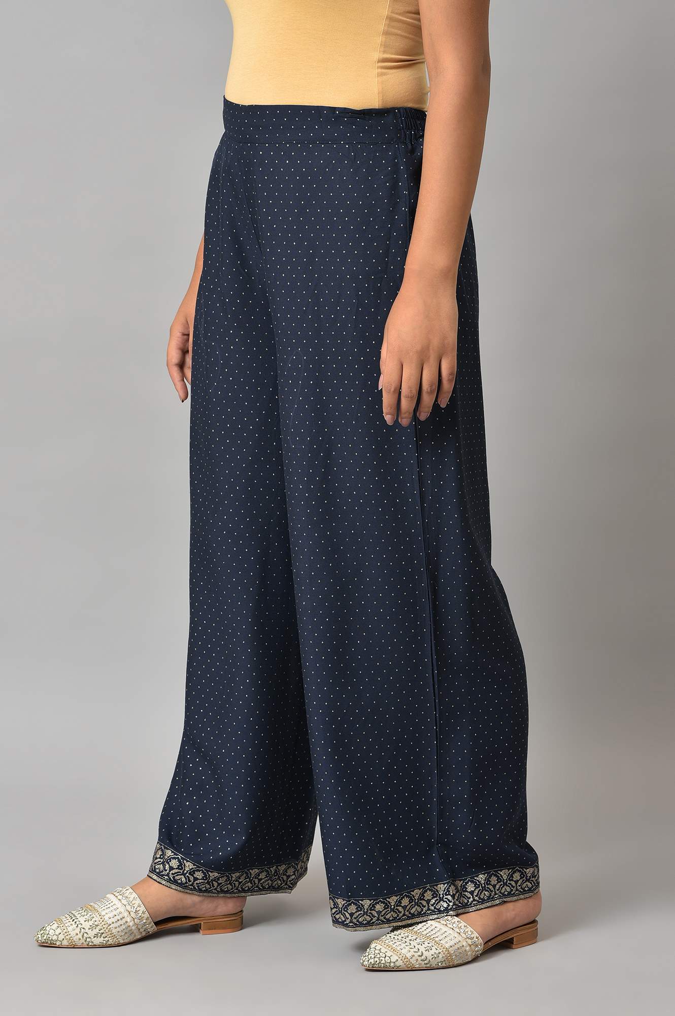 Blue Geometric Printed Straight Kurta with Parallel Pant Set - Image 4