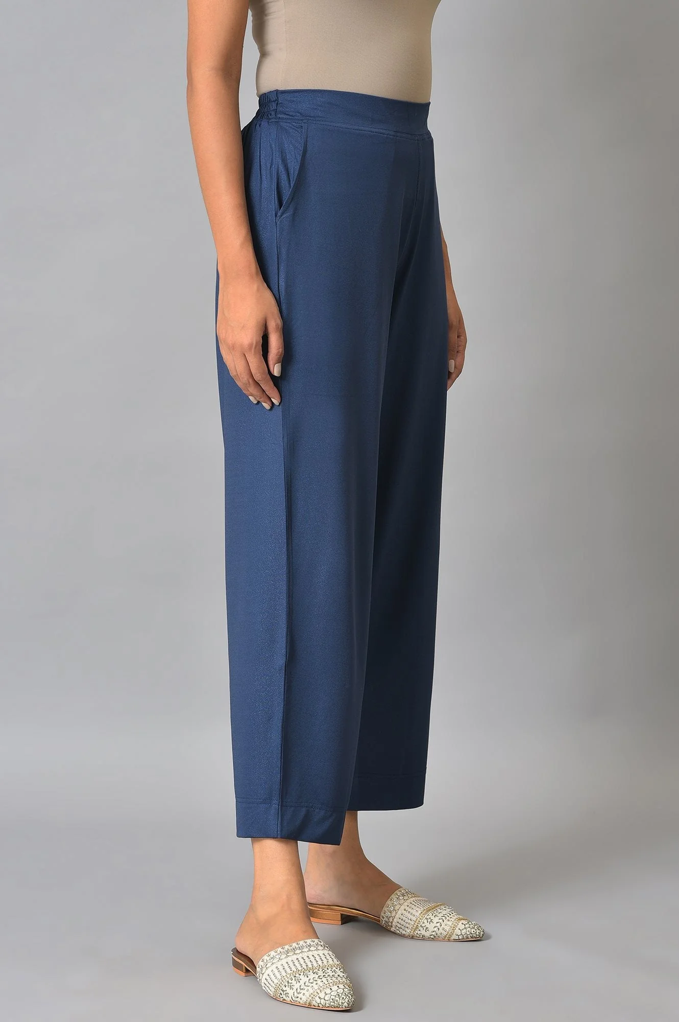 Blue Solid Straight Fit Palazzo With Side Pockets - Image 4