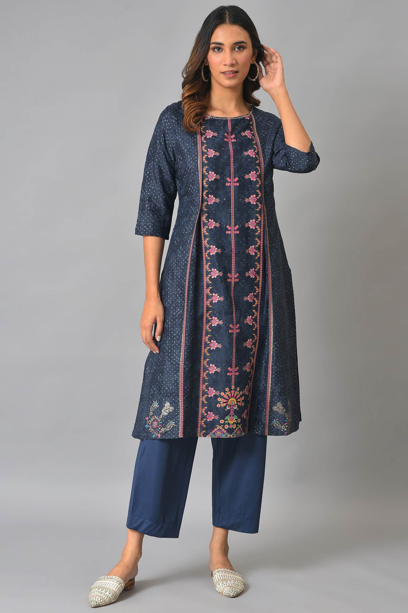 Blue Solid Straight Fit Palazzo With Side Pockets - Image 5