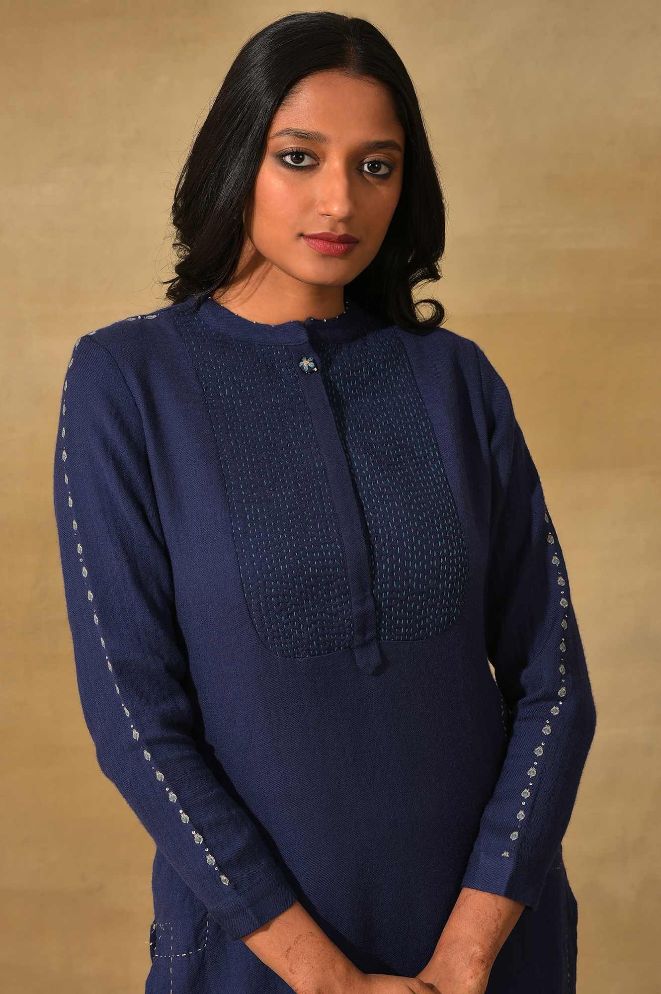 Blue Mandarin Neck Woollen kurta - Image 5