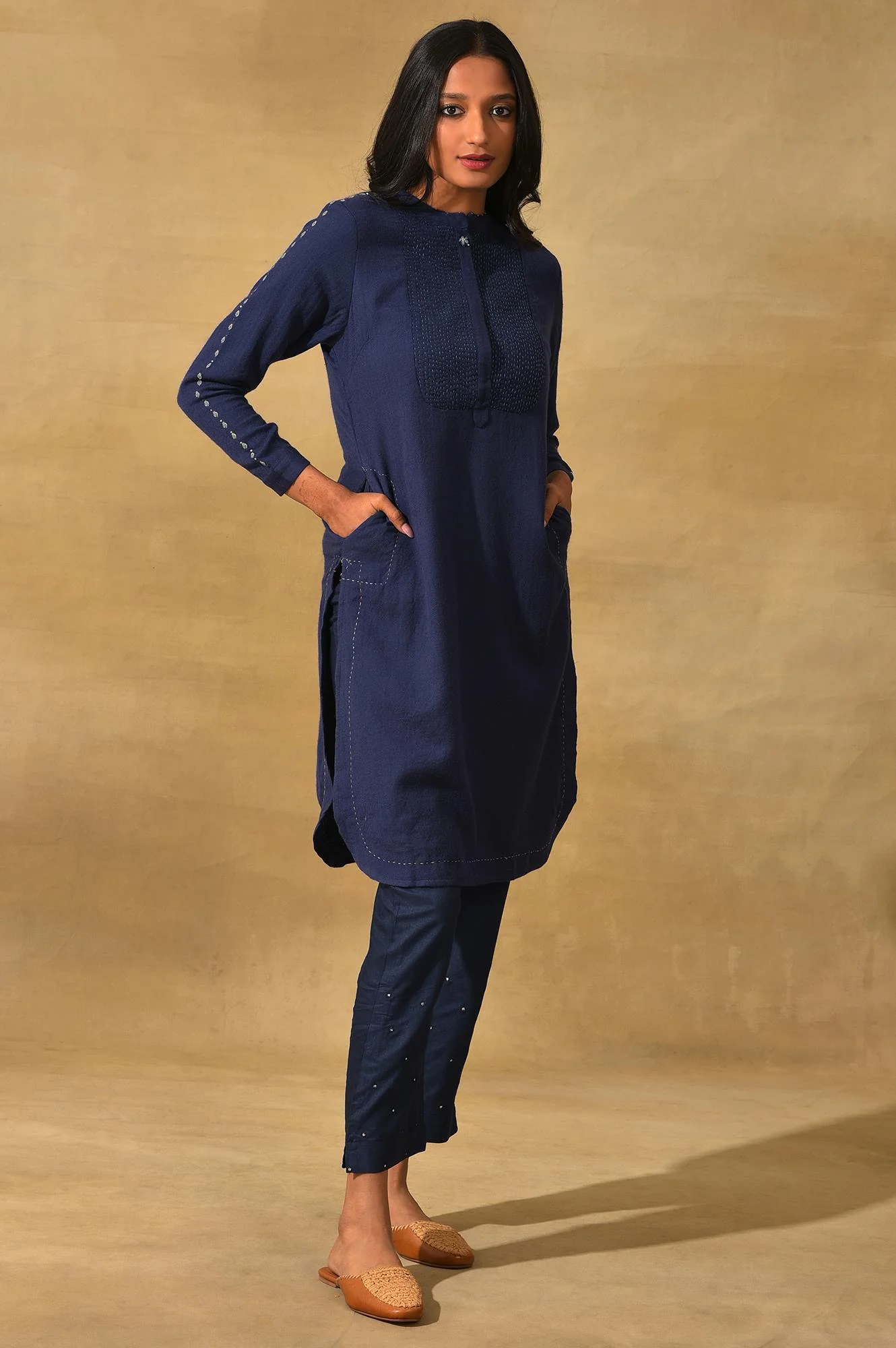 Blue Mandarin Neck Woollen kurta - Image 6