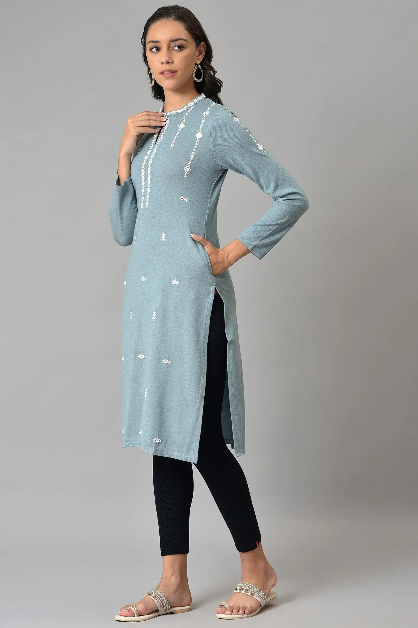 Blue Red Floral Printed Embroidered kurta - Image 3