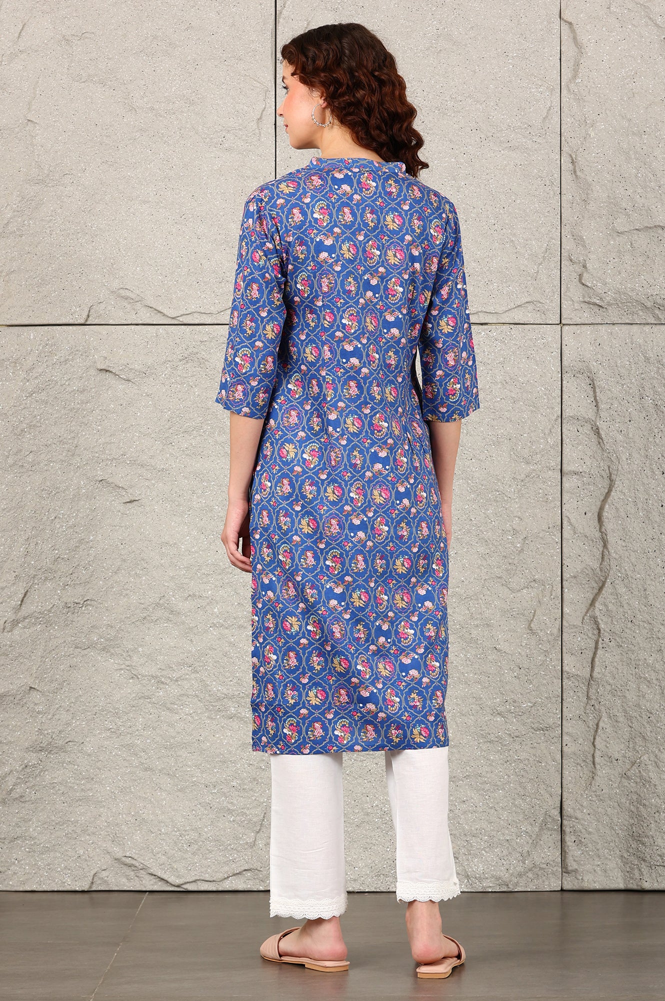 Blue Small Buti Floral Printed Straight Kurta With Lace V-Neck - Image 5