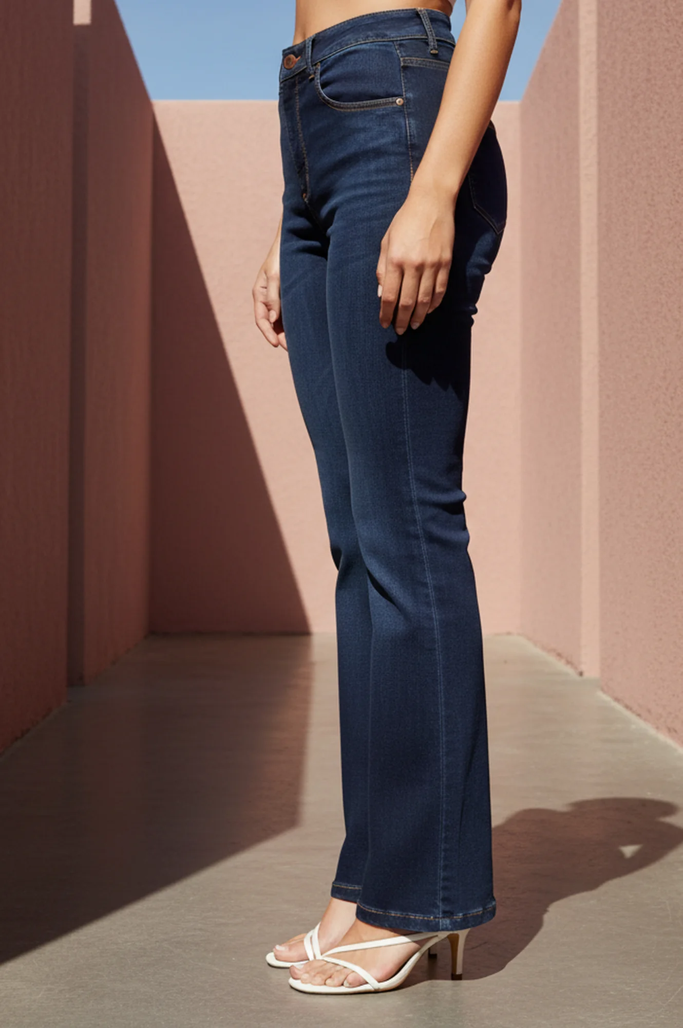 Blue Solid Cotton Blend Straight Fit Ankle Length High Rise Jeans - Image 3