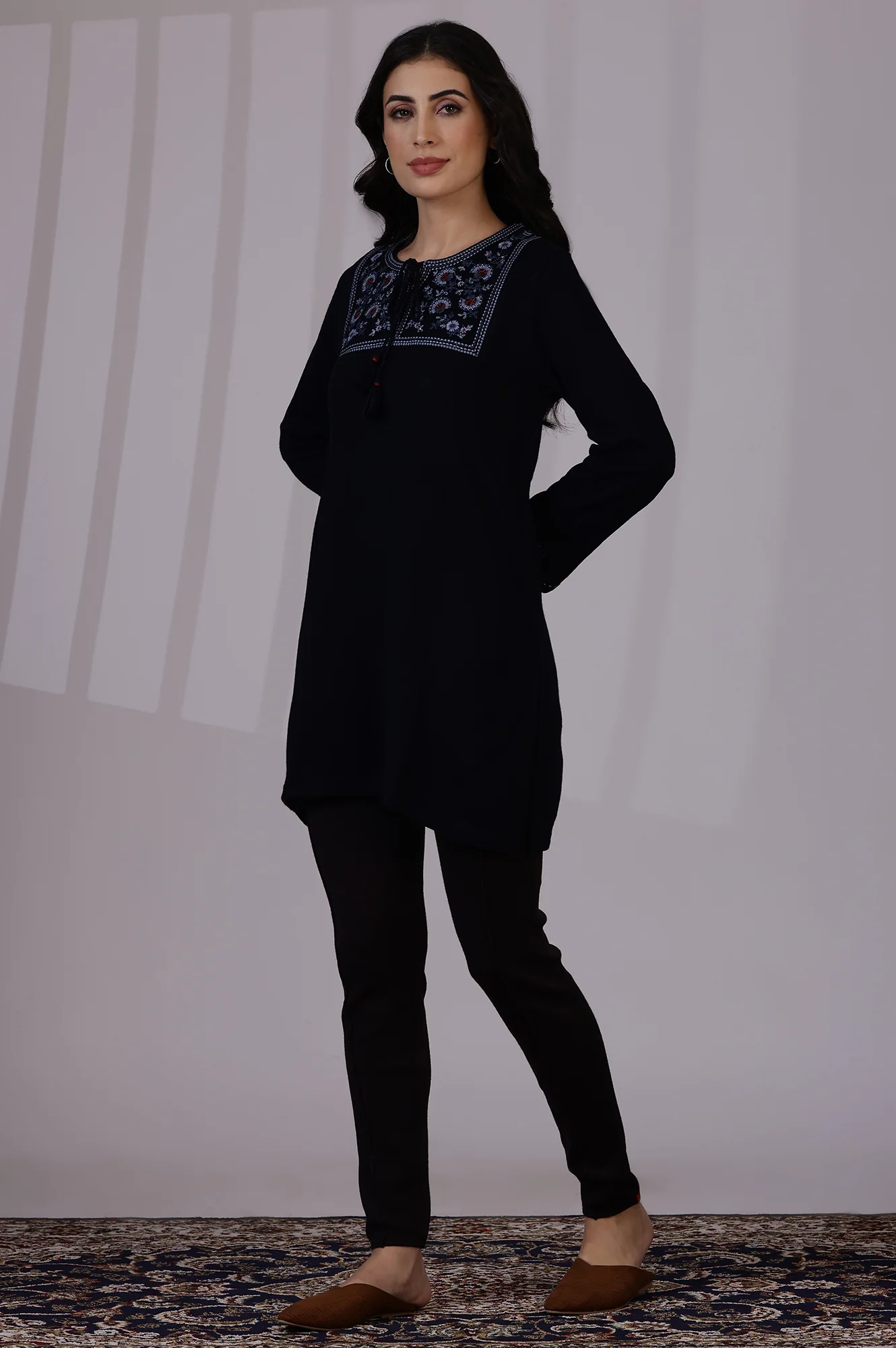 Blue Solid Thread Work Acrylic Straight Tunic - Image 4