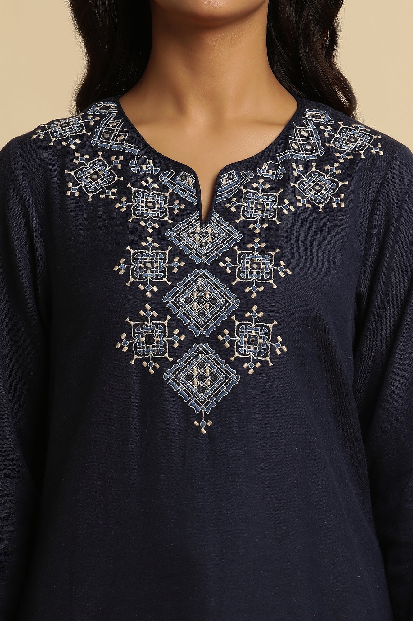 Blue Thread Embroidered Straight Kurta - Image 7