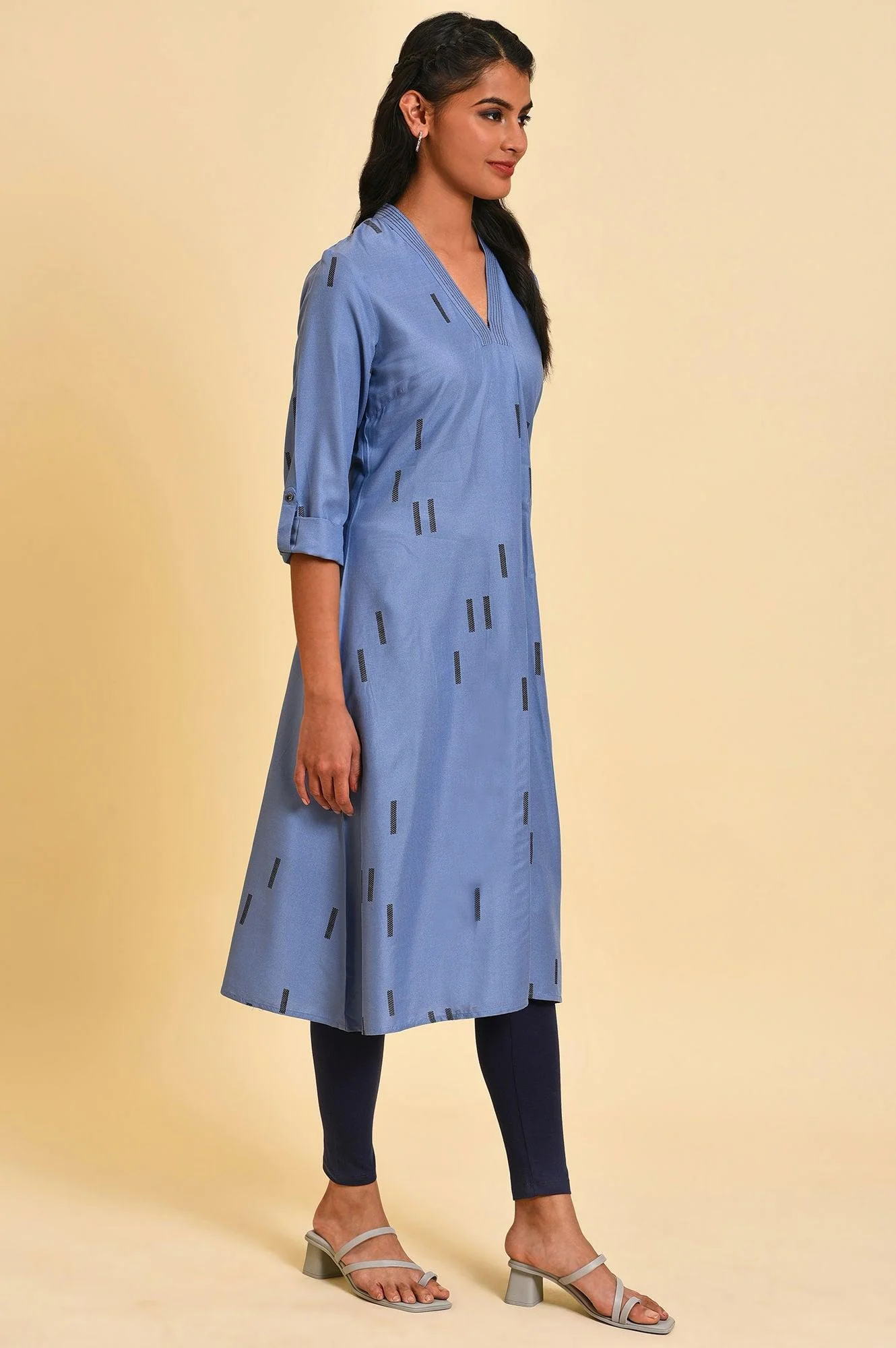 Blue V-Neck Summer Cotton Kurta - Image 4