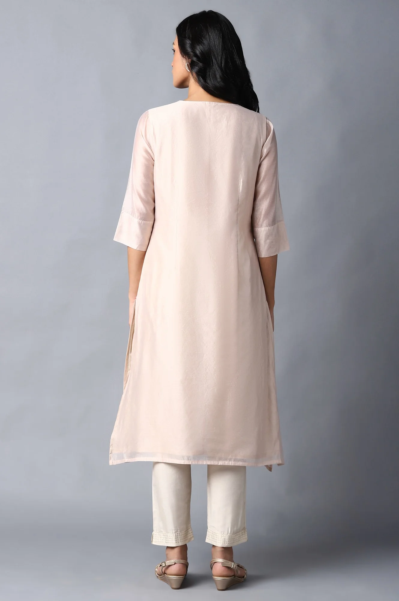 Blush Pink Embroidered kurta - Image 2
