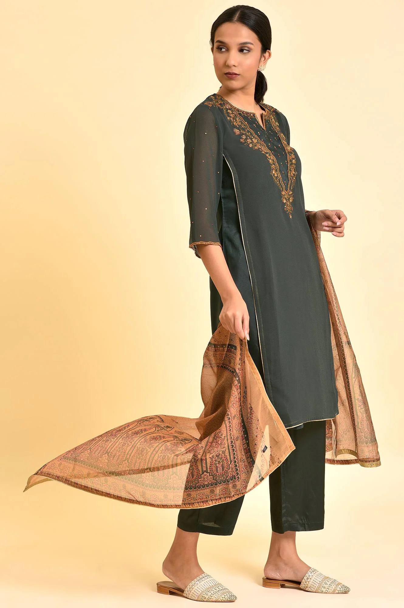 Bottle Green Mock Layer Kurta, Pants And Dupatta Set - Image 5