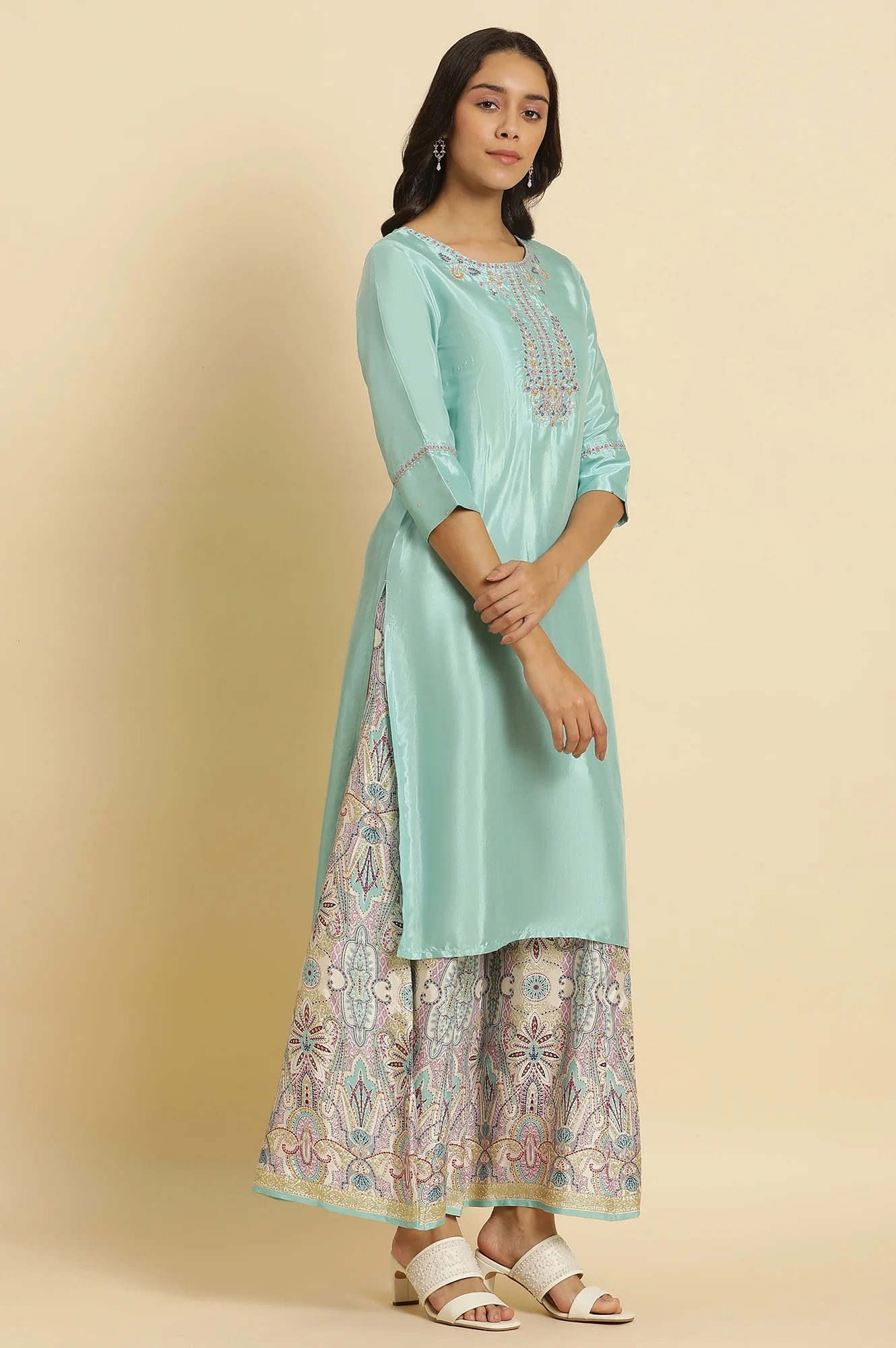 Bright Blue Embroidered Kurta - Image 5