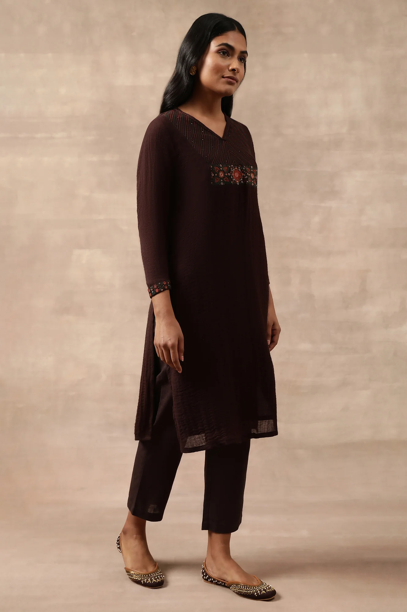 Brown Woollen Embroidered kurta - Image 4