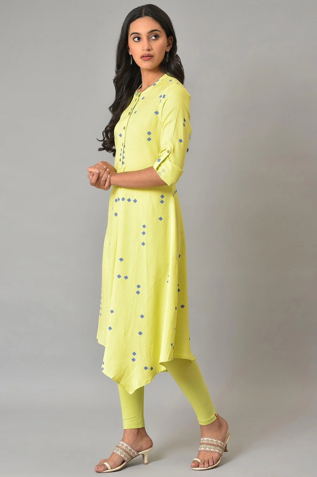 Celery Green Asymmetric kurta In Geometric Print - Image 3