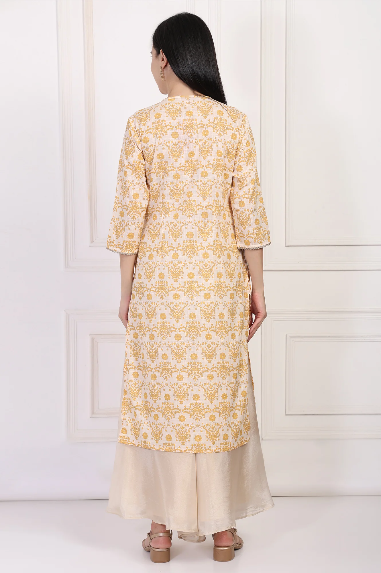 Cream Ethnic Damask Printed Lace Trim Straight Rayon Kurta - Image 5