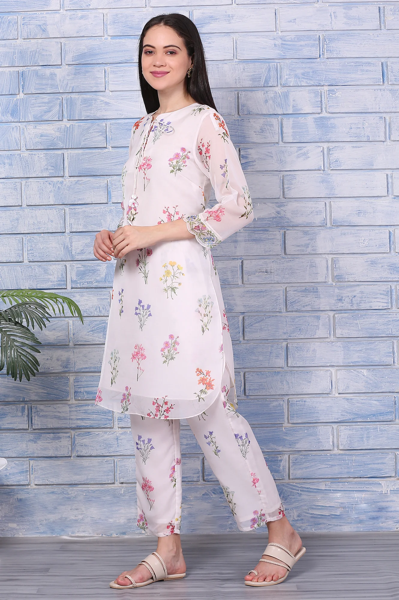 Cream Floral Printed Organza Straight Kurta and Pants Co-ord Set - Image 4