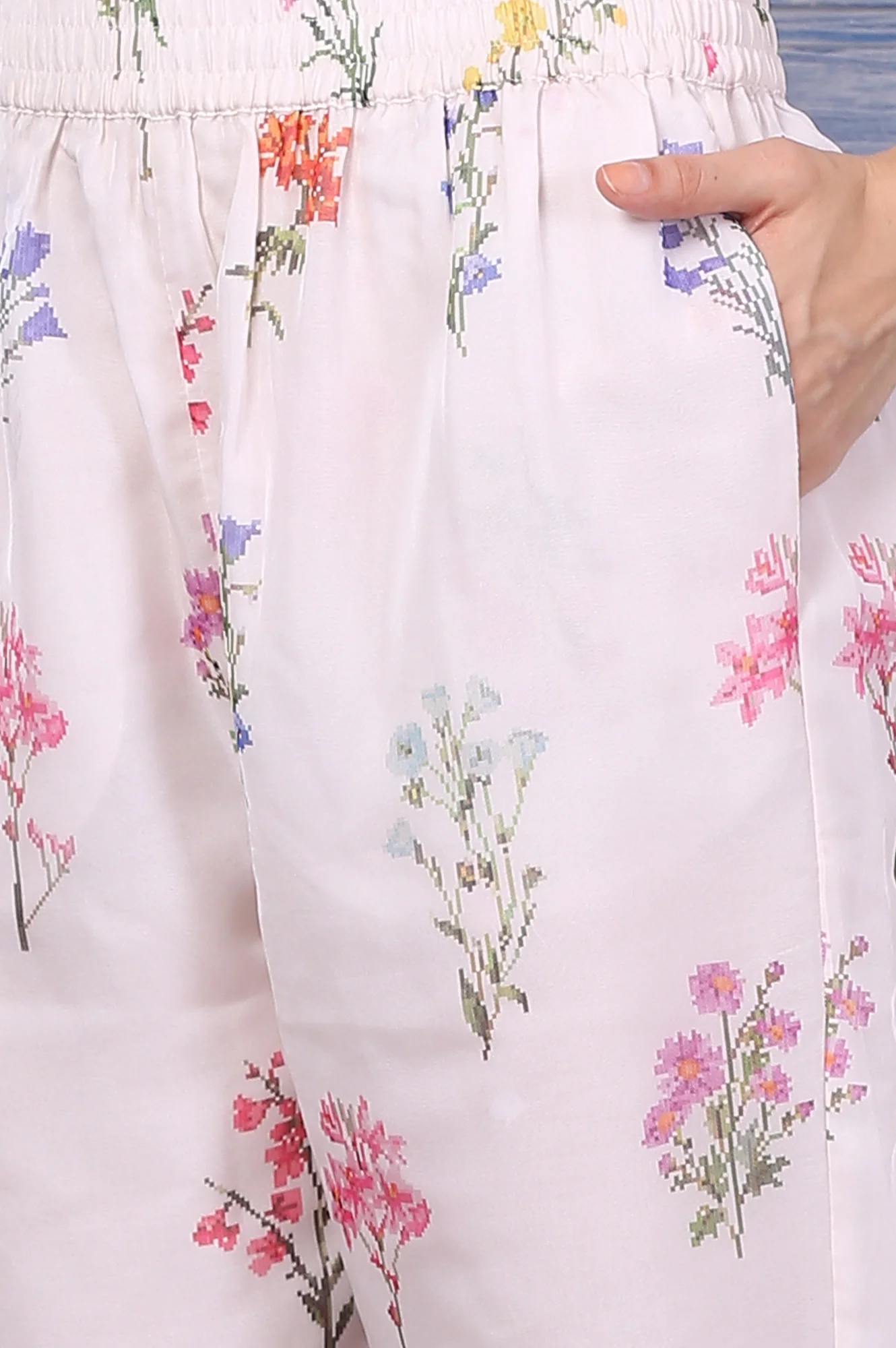 Cream Floral Printed Organza Straight Kurta and Pants Co-ord Set - Image 8