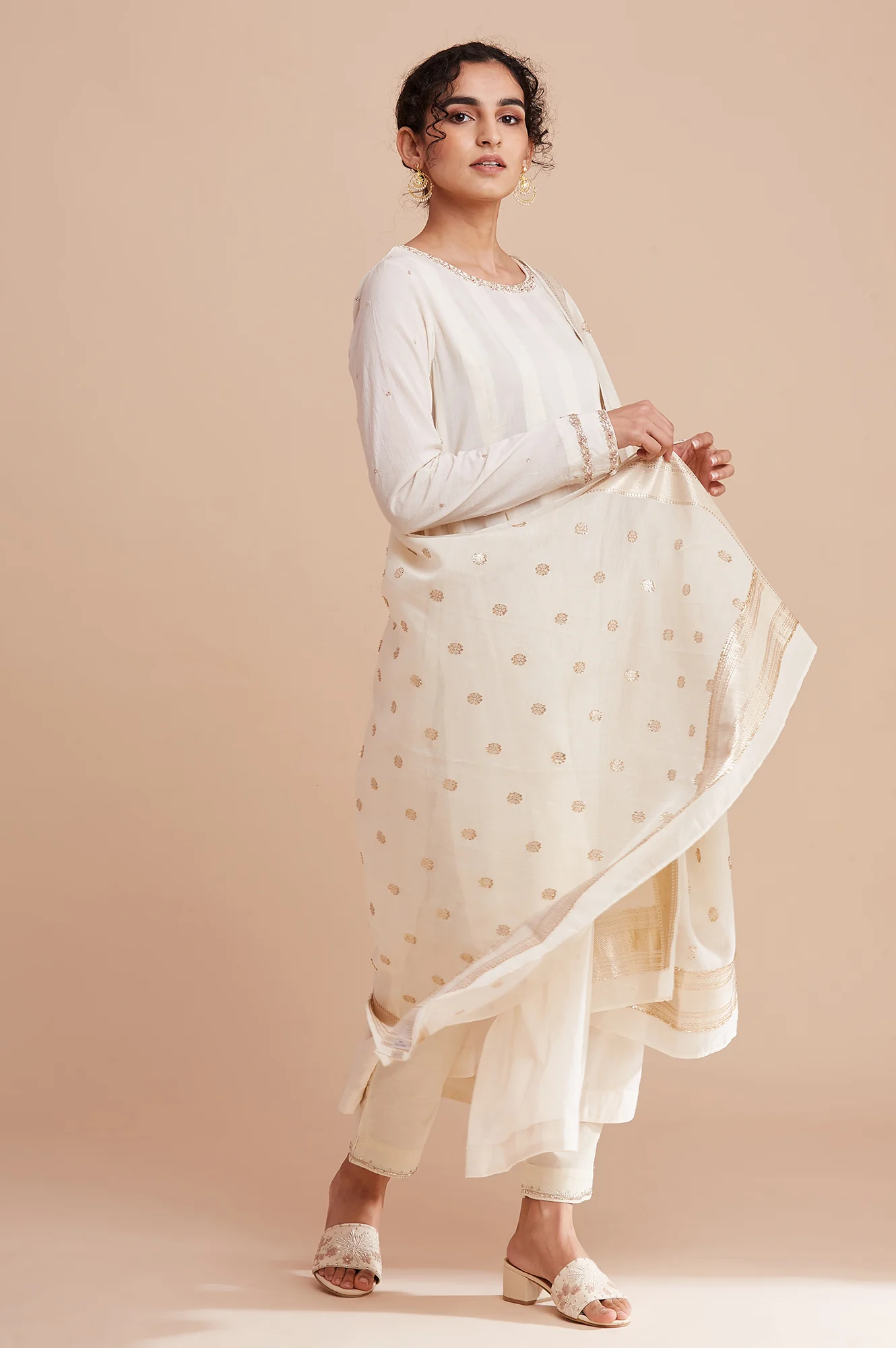 Cream Solid Jacquard Gold Fringes Silk Dupatta - Image 2