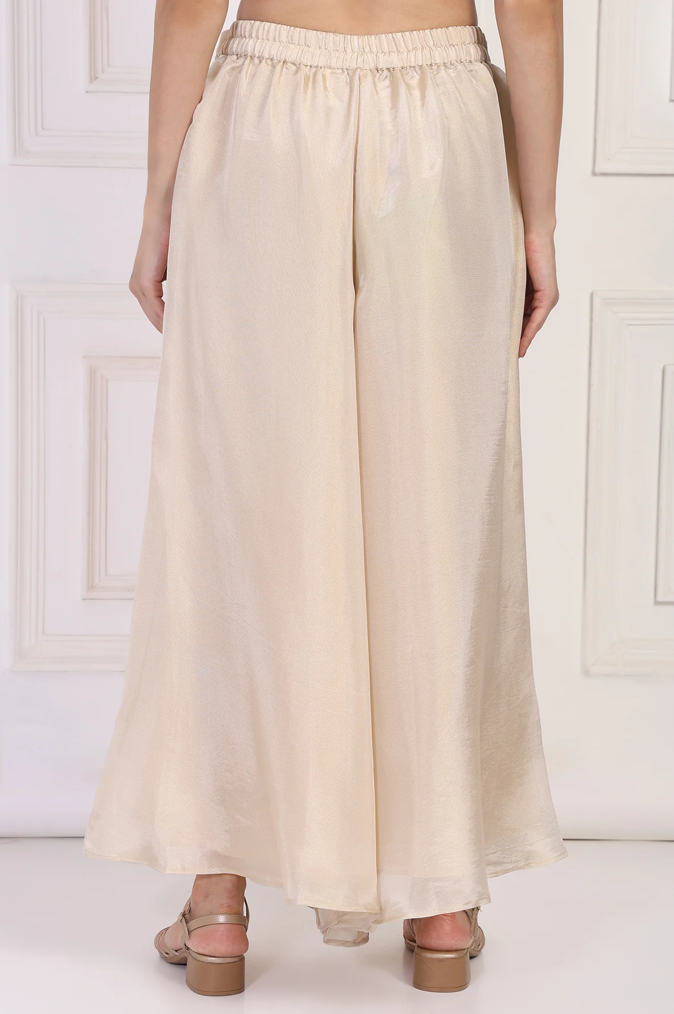 Cream Textured Flared Tissue Pant - Image 4