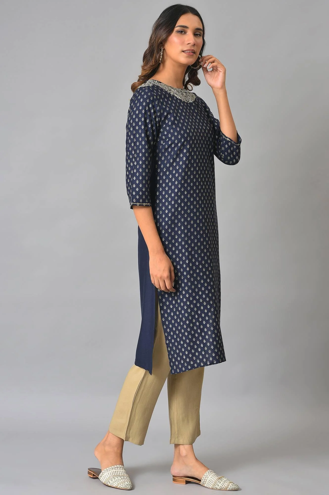 Dark Blue Embellished Festive kurta - Image 4