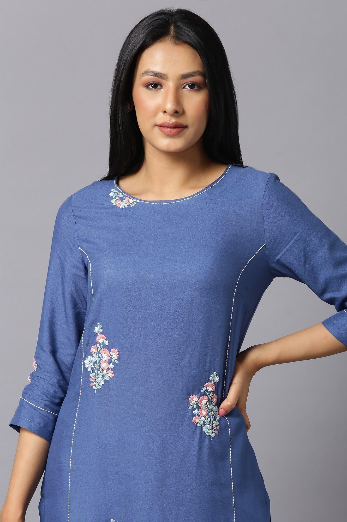 Dark Blue Embroidered kurta In Round Neck - Image 5