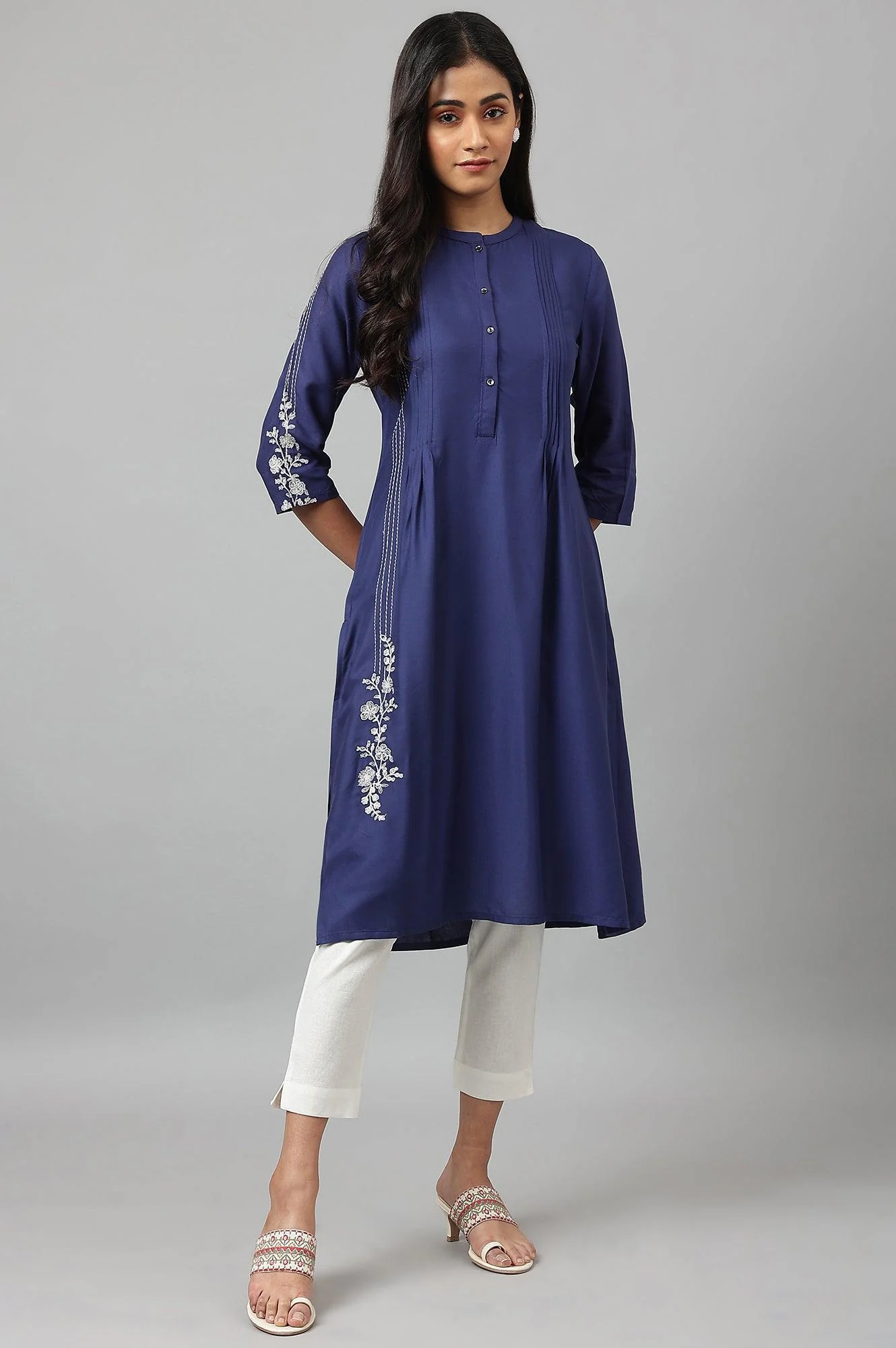 Dark Blue Embroidered kurta With Pleats - Image 5