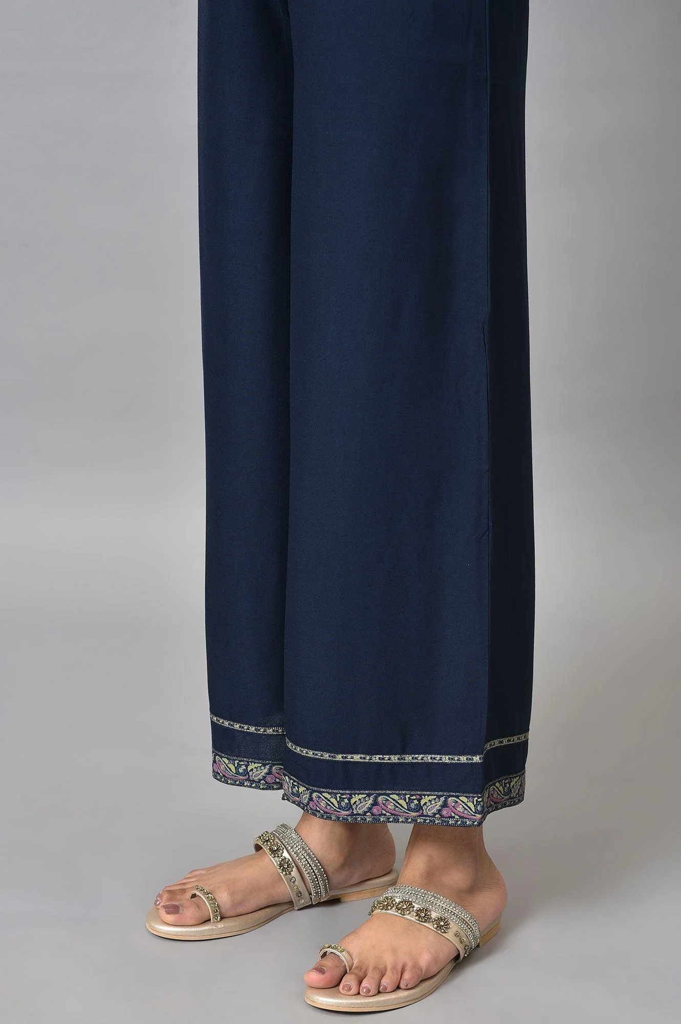 Dark Blue Paisley Printed kurta With Parallel Pants - Image 8