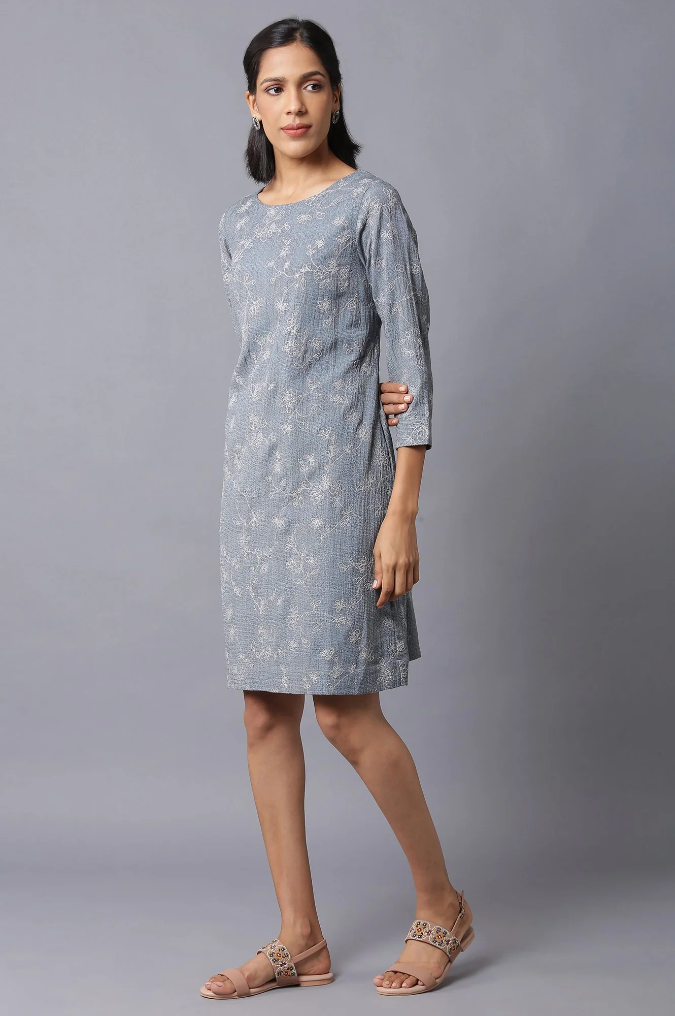 Dark Grey Yarn-Dyed Western Dress In Round Neck - Image 3