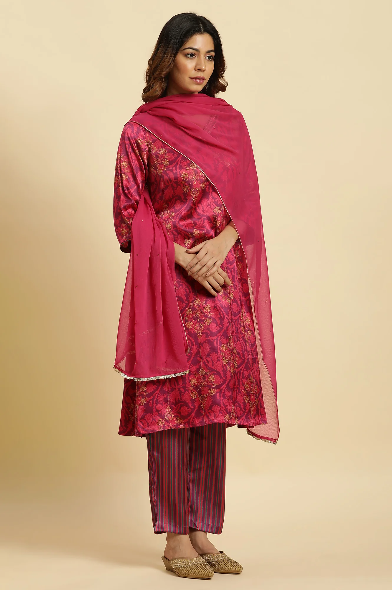 Dark Pink Chiffon Dupatta With Gota Border - Image 4