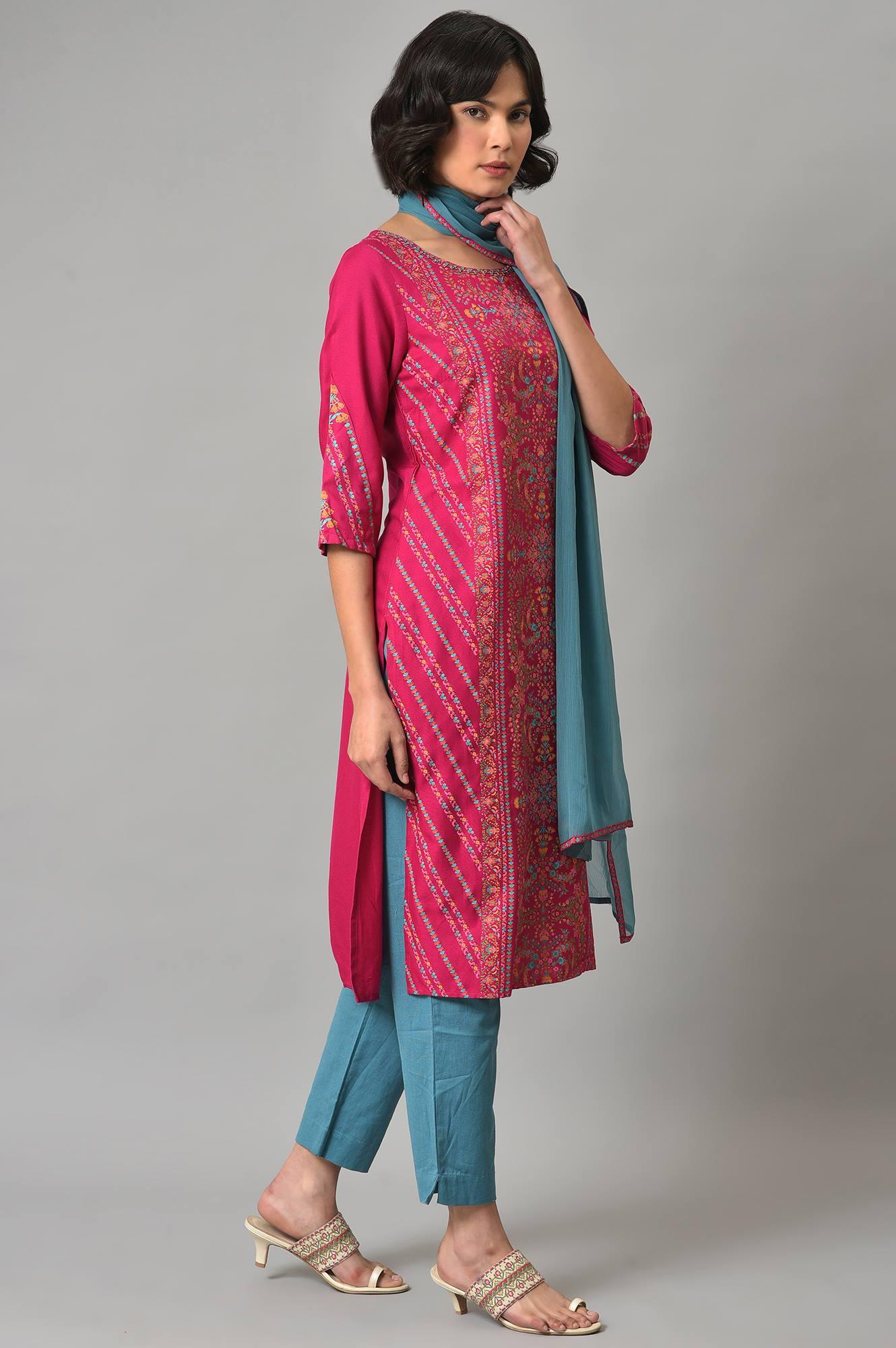 Dark Pink Floral kurta In Boat Neck With Teal Blue Slim Pants And Dupatta - Image 4