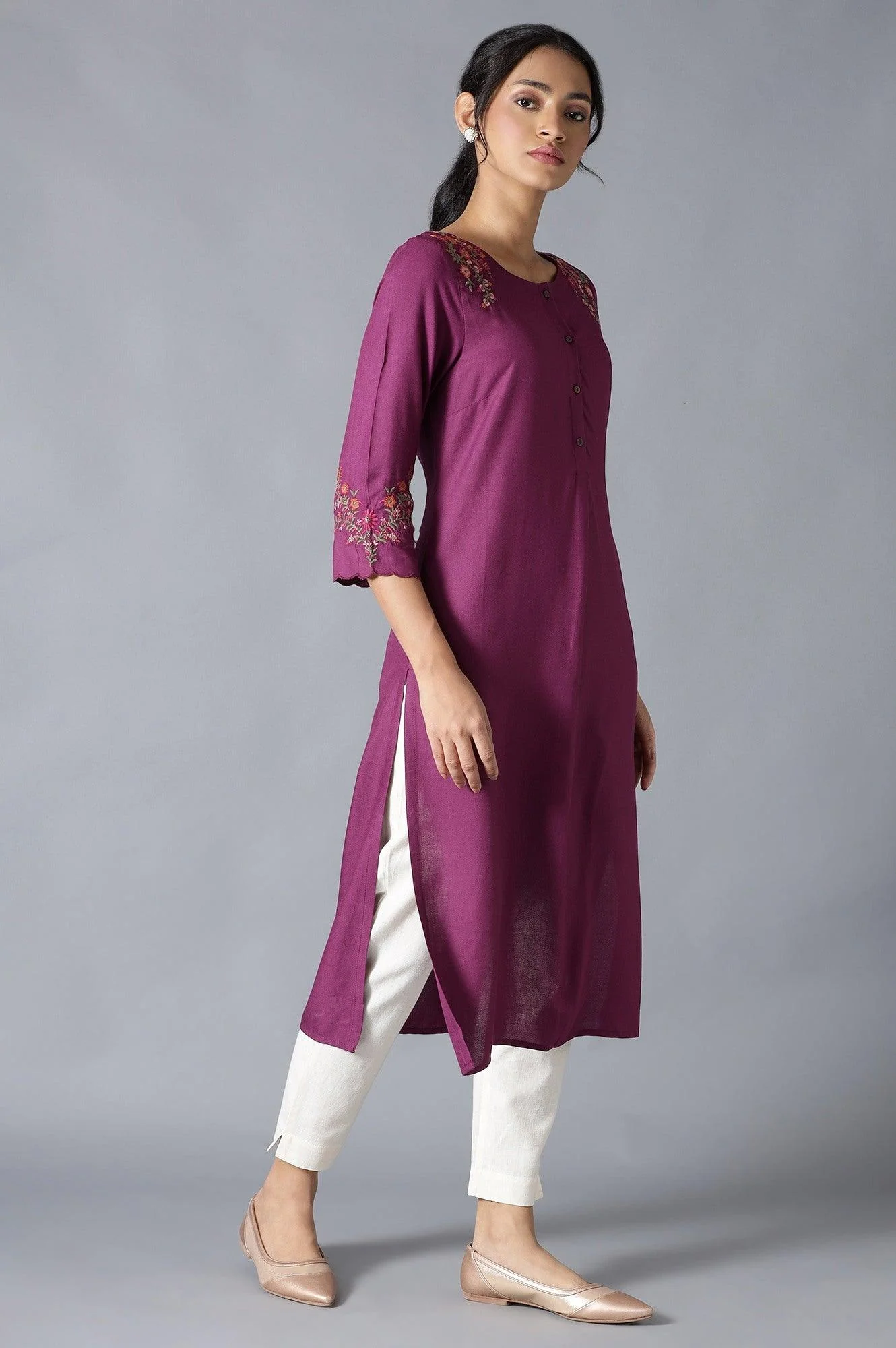 Dark Purple Solid kurta With Embroidery - Image 4