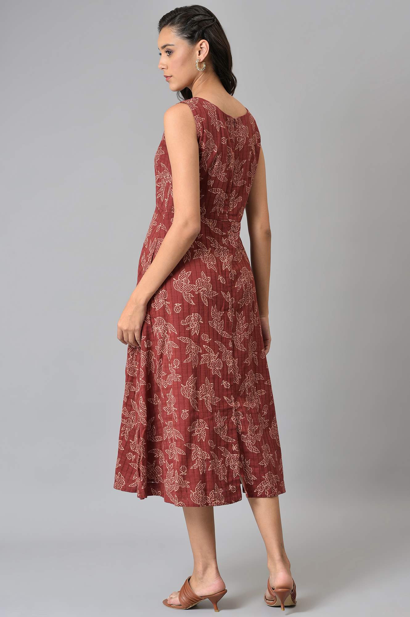 Dark Red Floral Printed Sleeveless Western Dress - Image 2