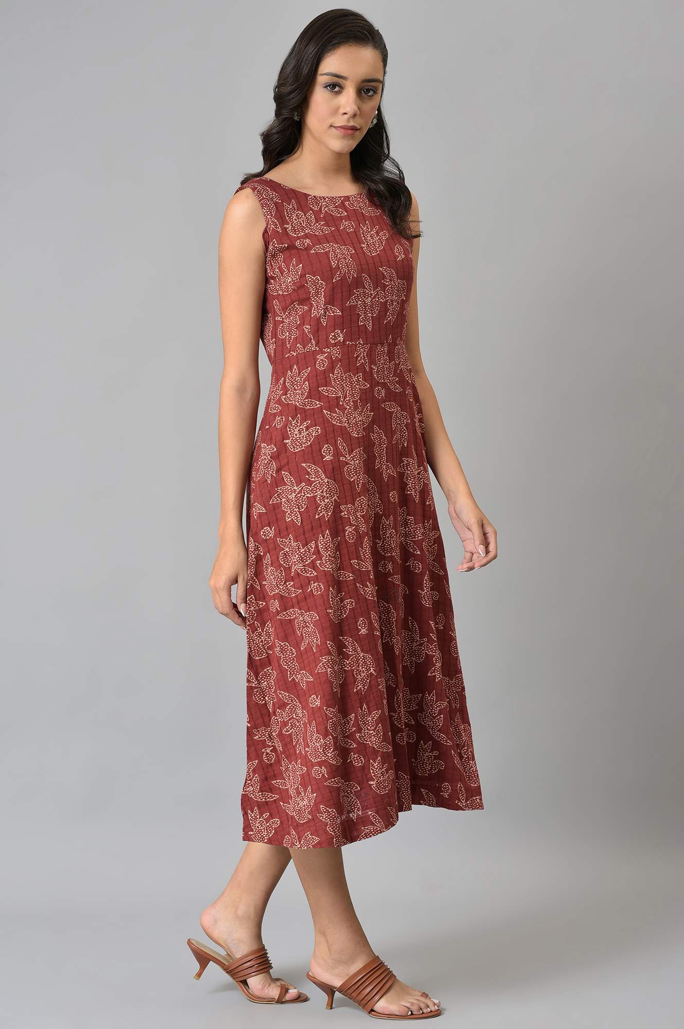 Dark Red Floral Printed Sleeveless Western Dress - Image 4