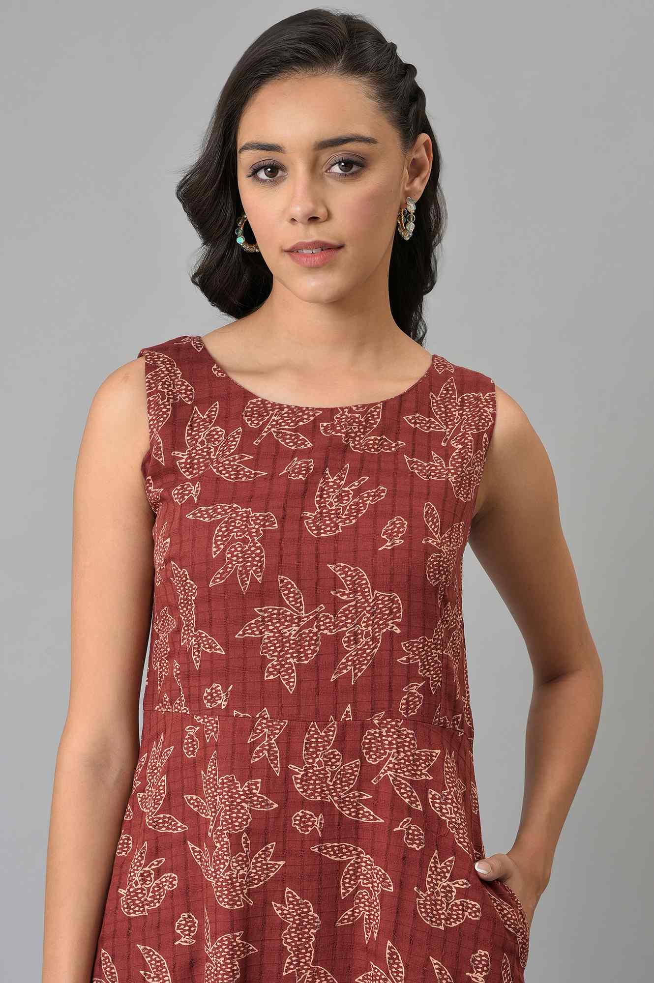 Dark Red Floral Printed Sleeveless Western Dress - Image 6