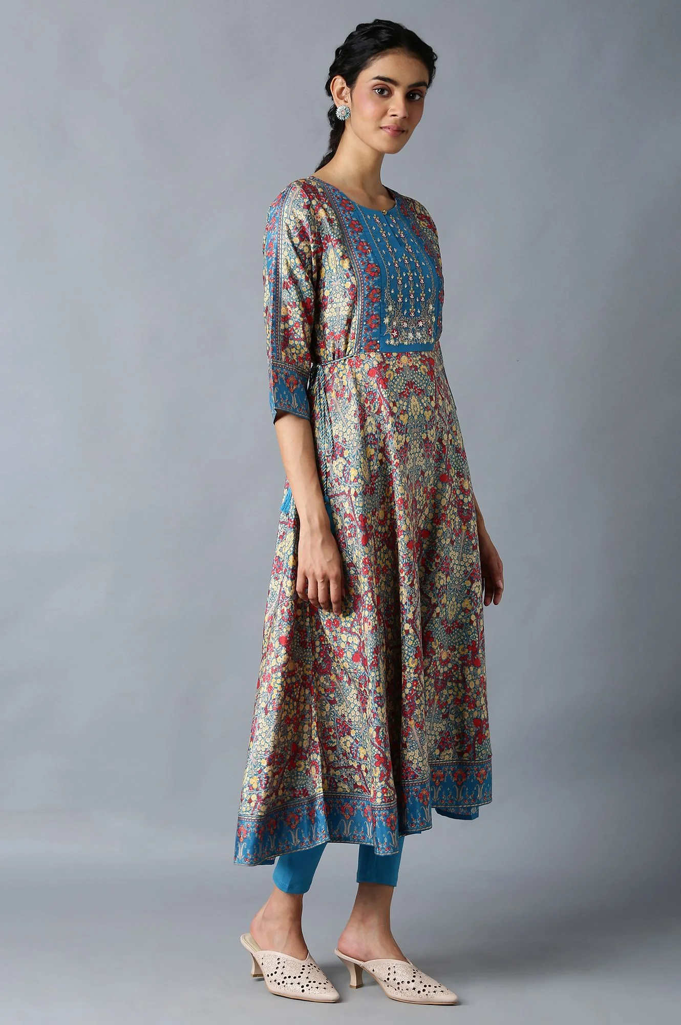 Dark Teal Embroidered kurta With Tights - Image 4
