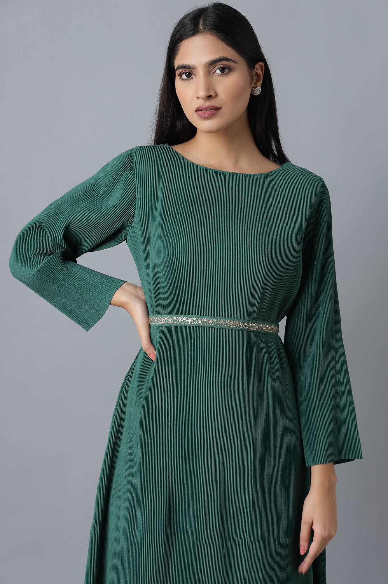 Deep Green Pleated kurta-Parallel Pants Set - Image 5