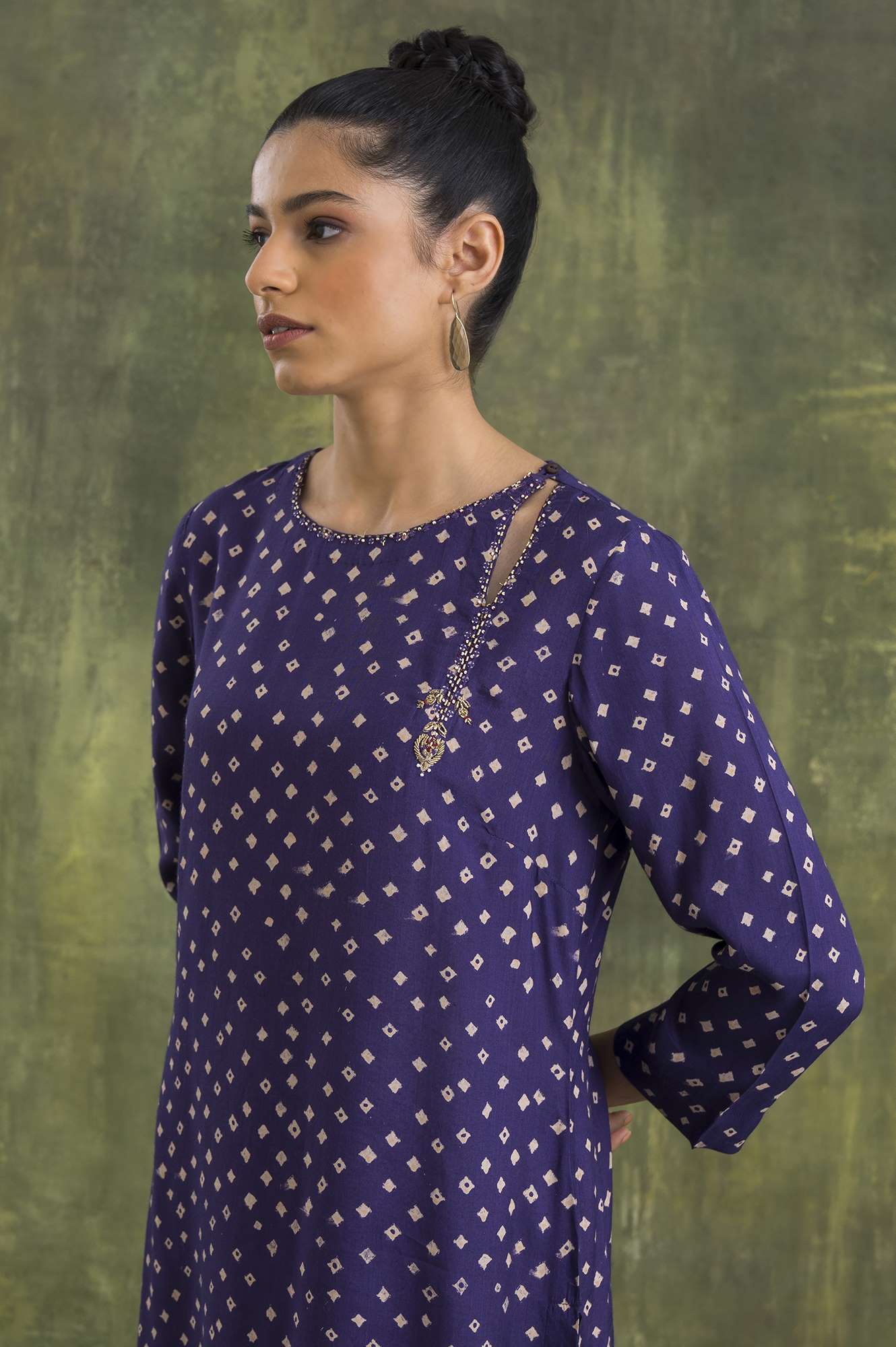 Deep Purple kurta In Bandhej Print - Image 5