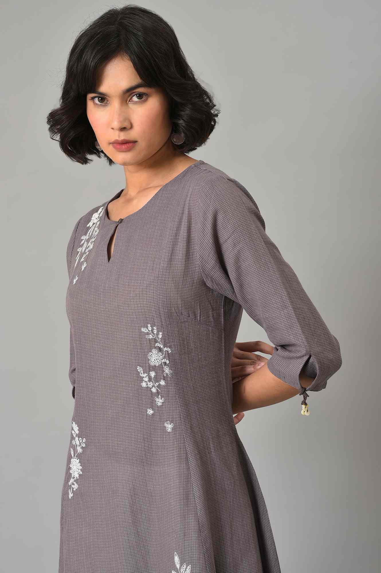 Dusk Purple A-Line kurta With Ecru Slim Pants - Image 5