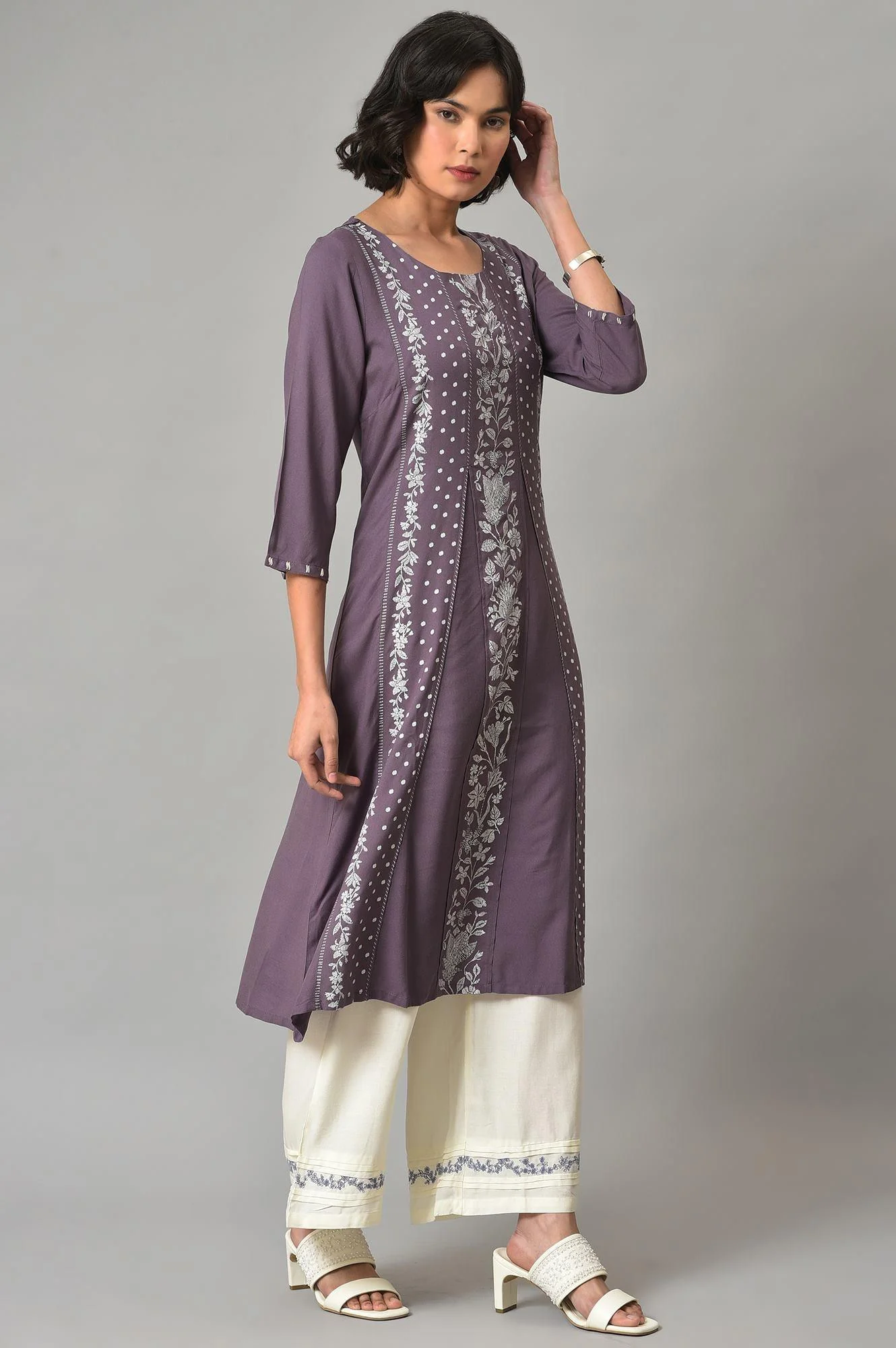 Dusky Purple Floral Printed kurta With Ecru Parallel Pants And Printed Dupatta - Image 4