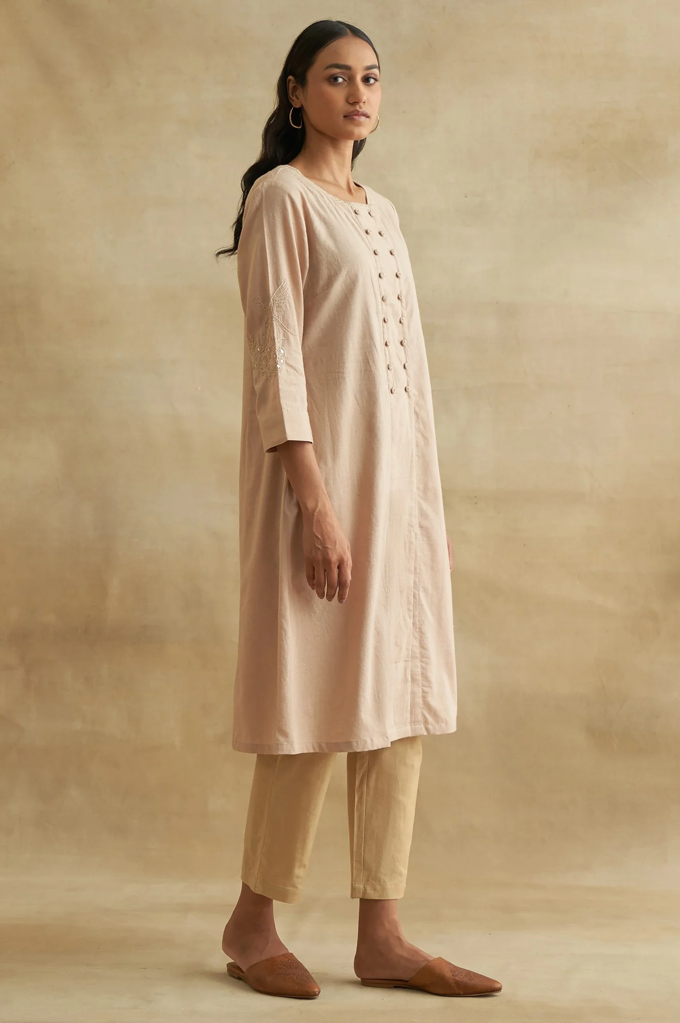 Dusty Pink Chikankari kurta - Image 4
