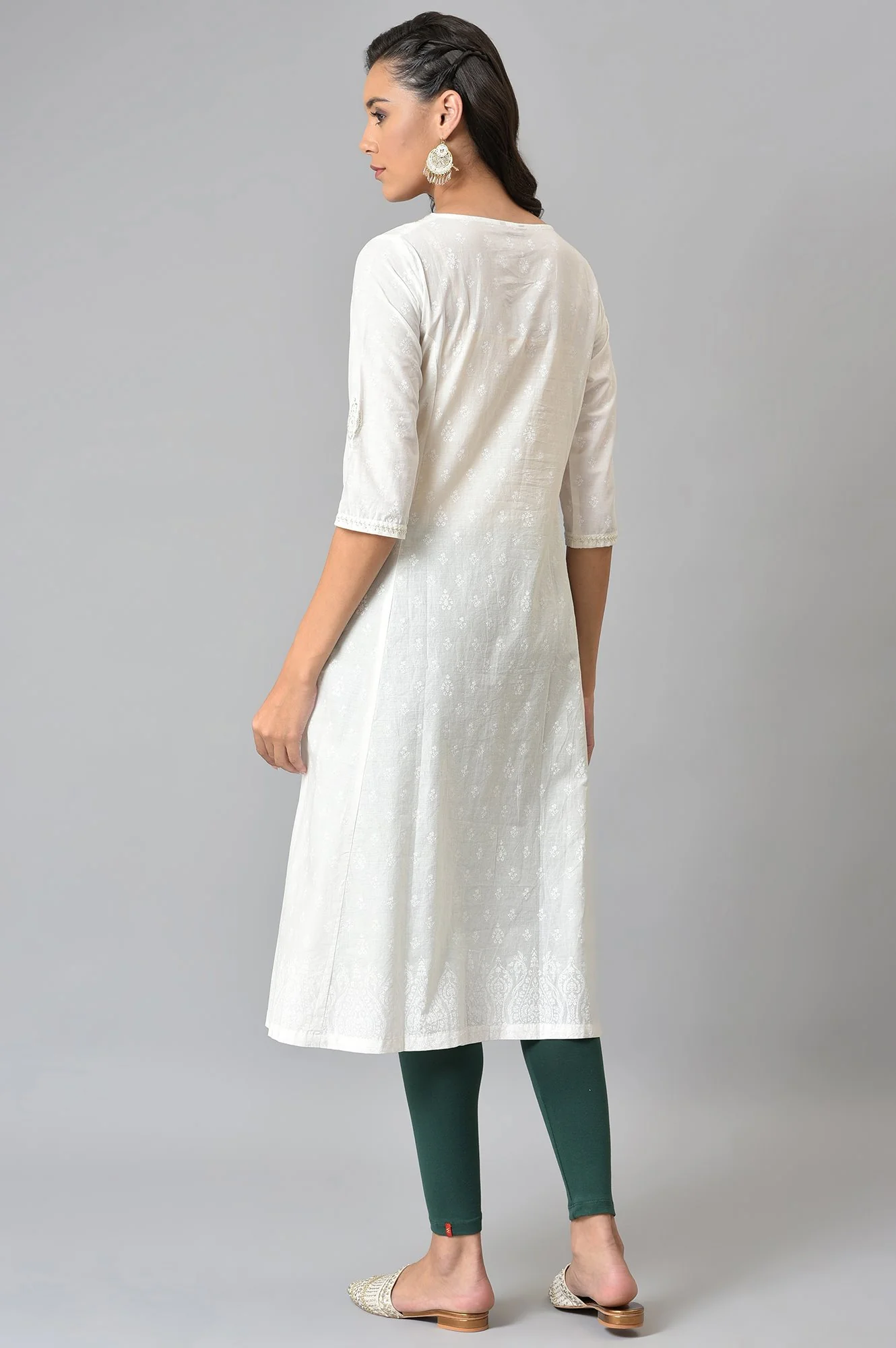 Ecru A-Line Embroidered kurta - Image 2