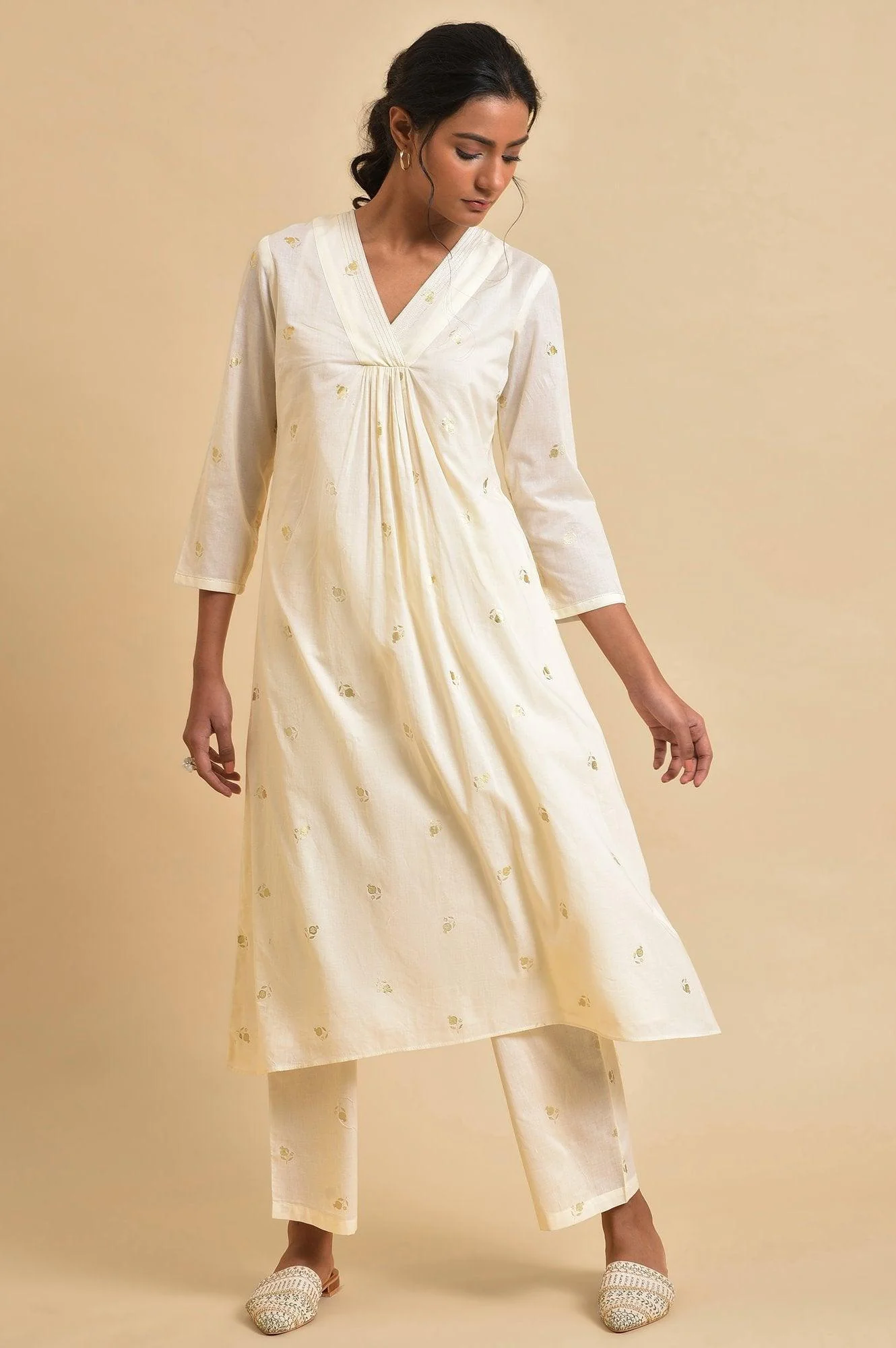 Ecru Anaar Print kurta Set With Inner
