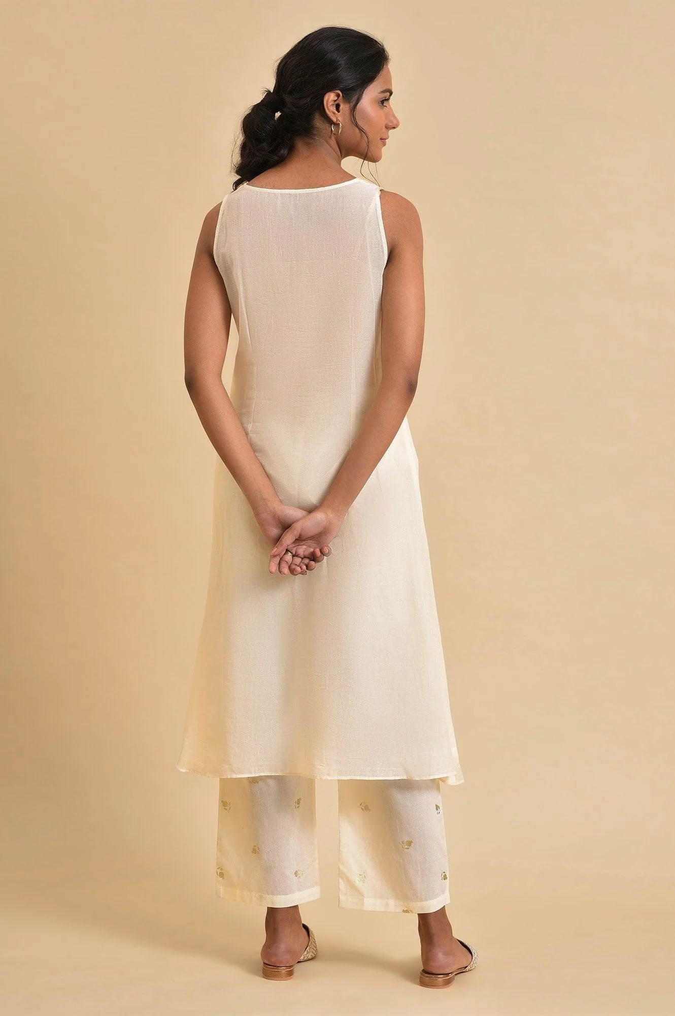 Ecru Anaar Print kurta Set With Inner - Image 9