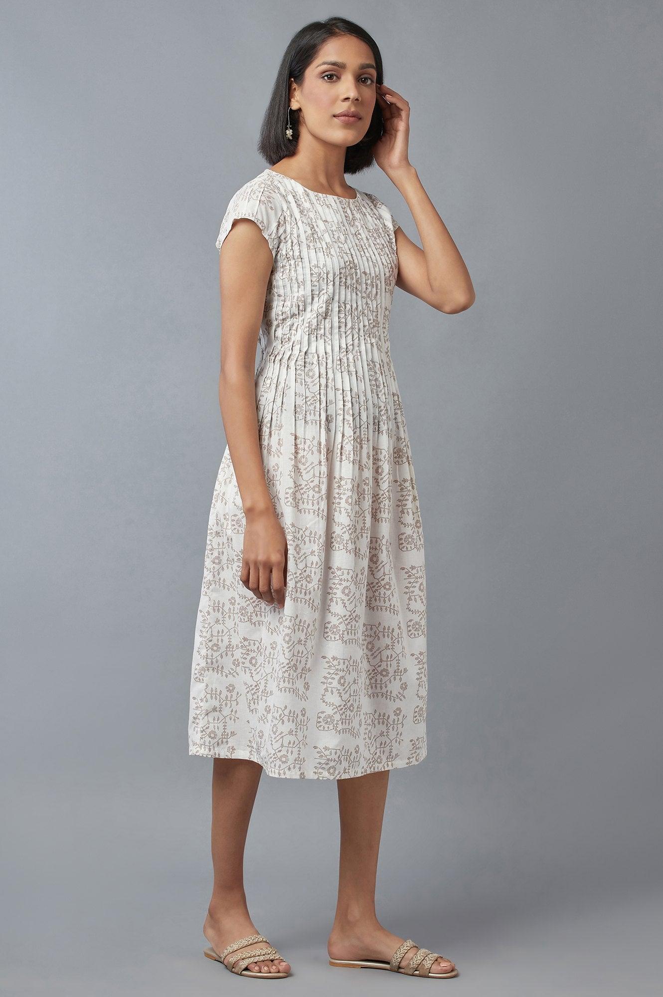 Ecru Flora Print Pleated kurta in Boat Neck - Image 4