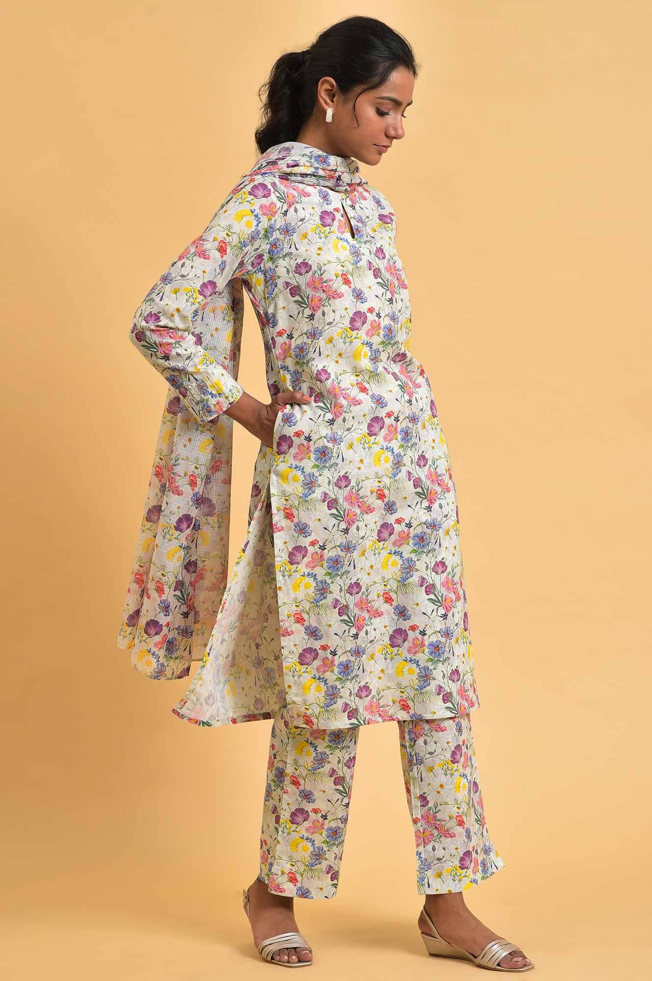 Ecru Floral Print-On-Print kurta Set - Image 4
