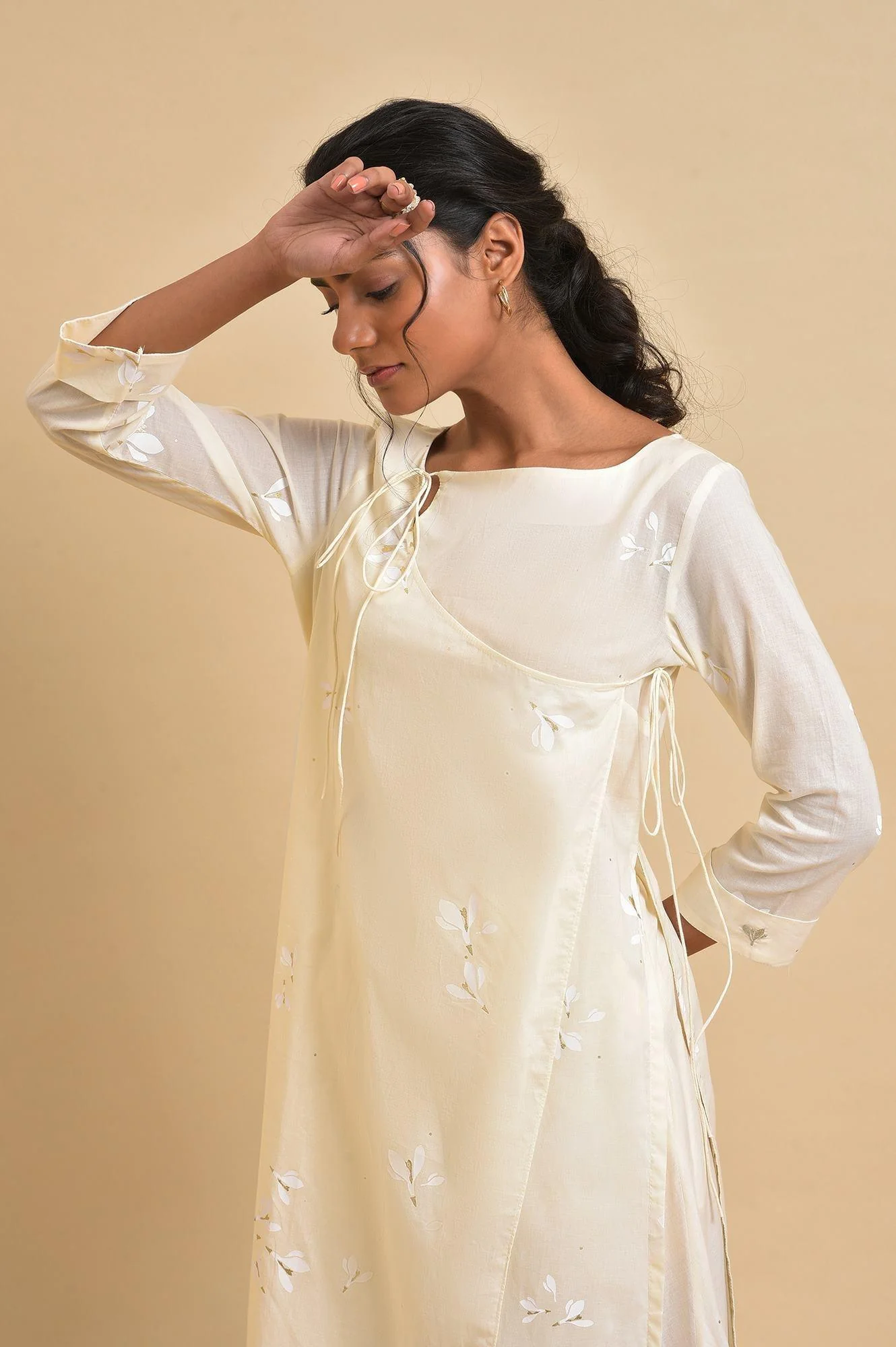 Ecru Floral Printed kurta Co-Ord Set - Image 5